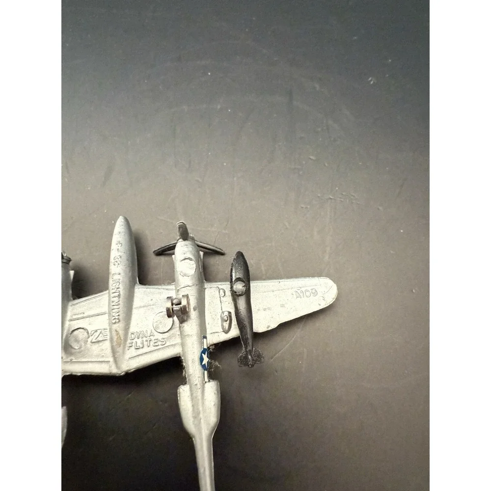 Vintage P-38 diecast Dyna Flite Airplane A109